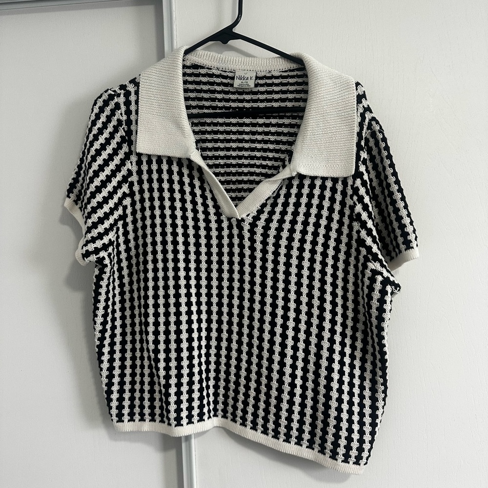 Sold ❗️Elegant Knit Black and White Blouse